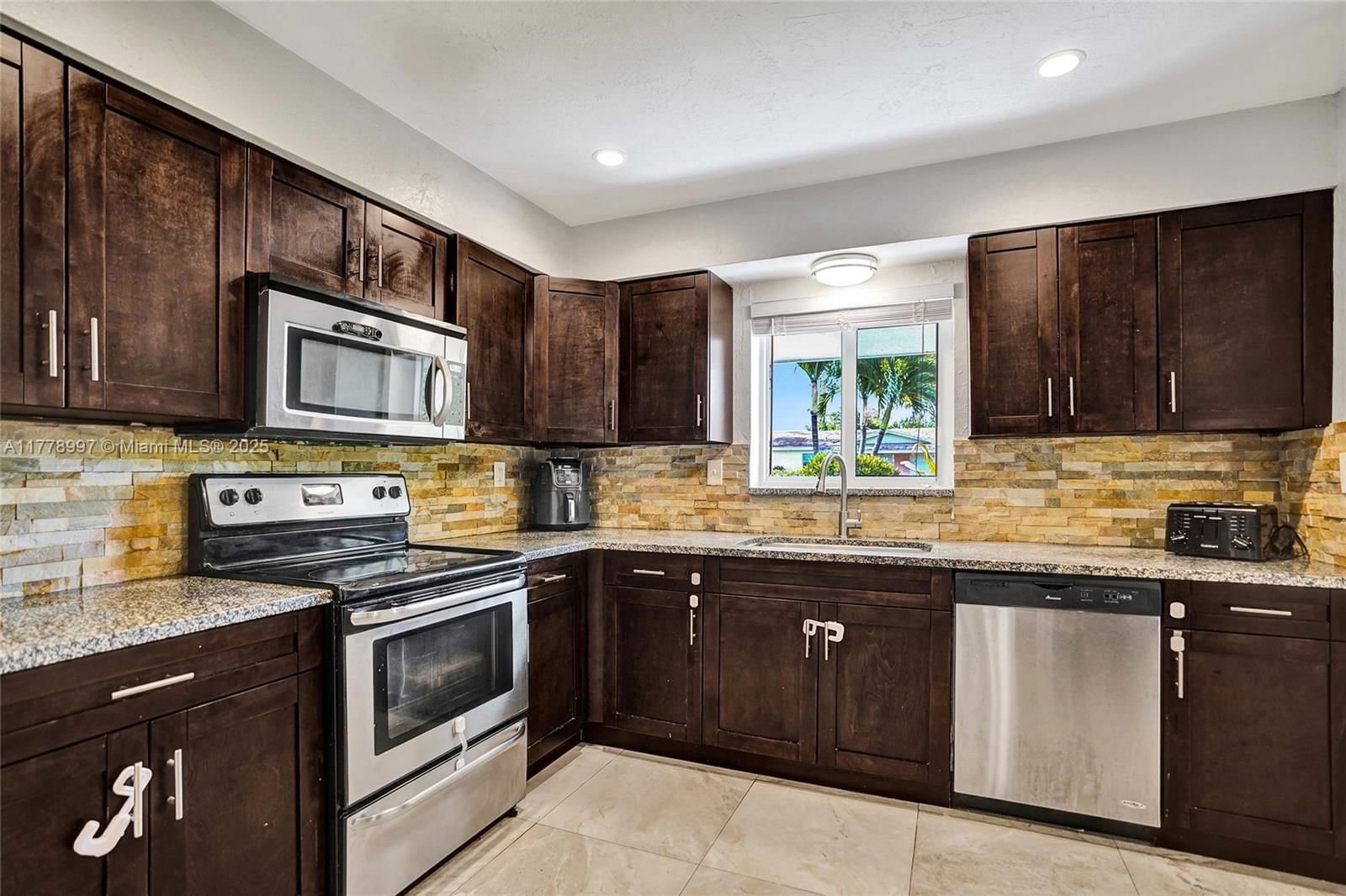 Real estate property located at 1083 25th Pl, Palm Beach, Golfview Harbour 1st Sec, Boynton Beach, FL