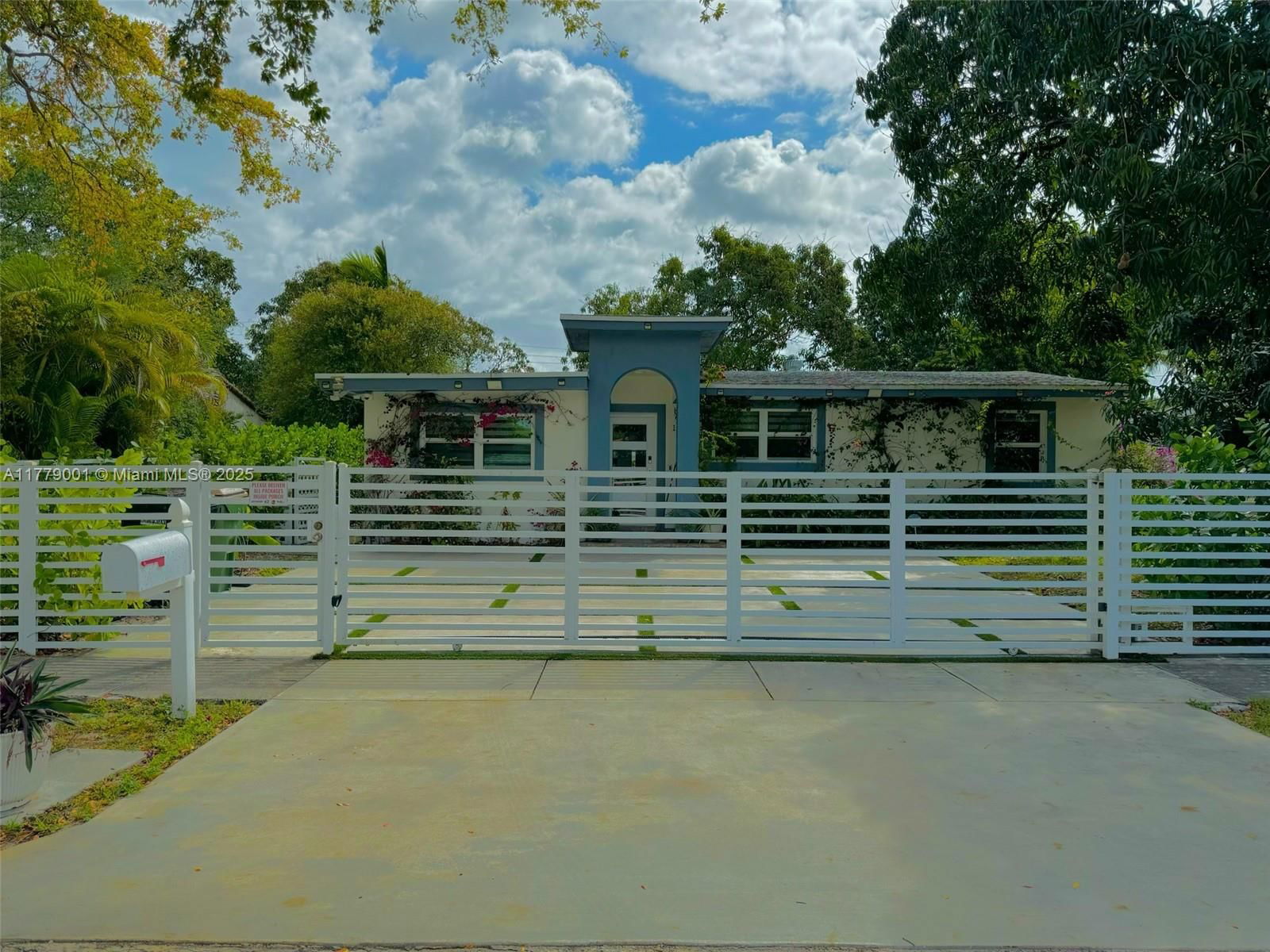 Real estate property located at 12685 Miami Ct, Miami-dade, Overbrook Shores, North Miami, FL