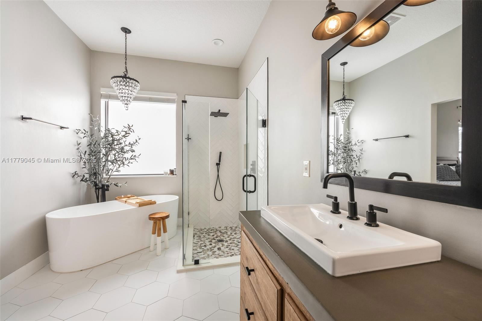 Real estate property located at 1230 Delray Lakes Dr, Palm Beach, Delray Lakes, Delray Beach, FL