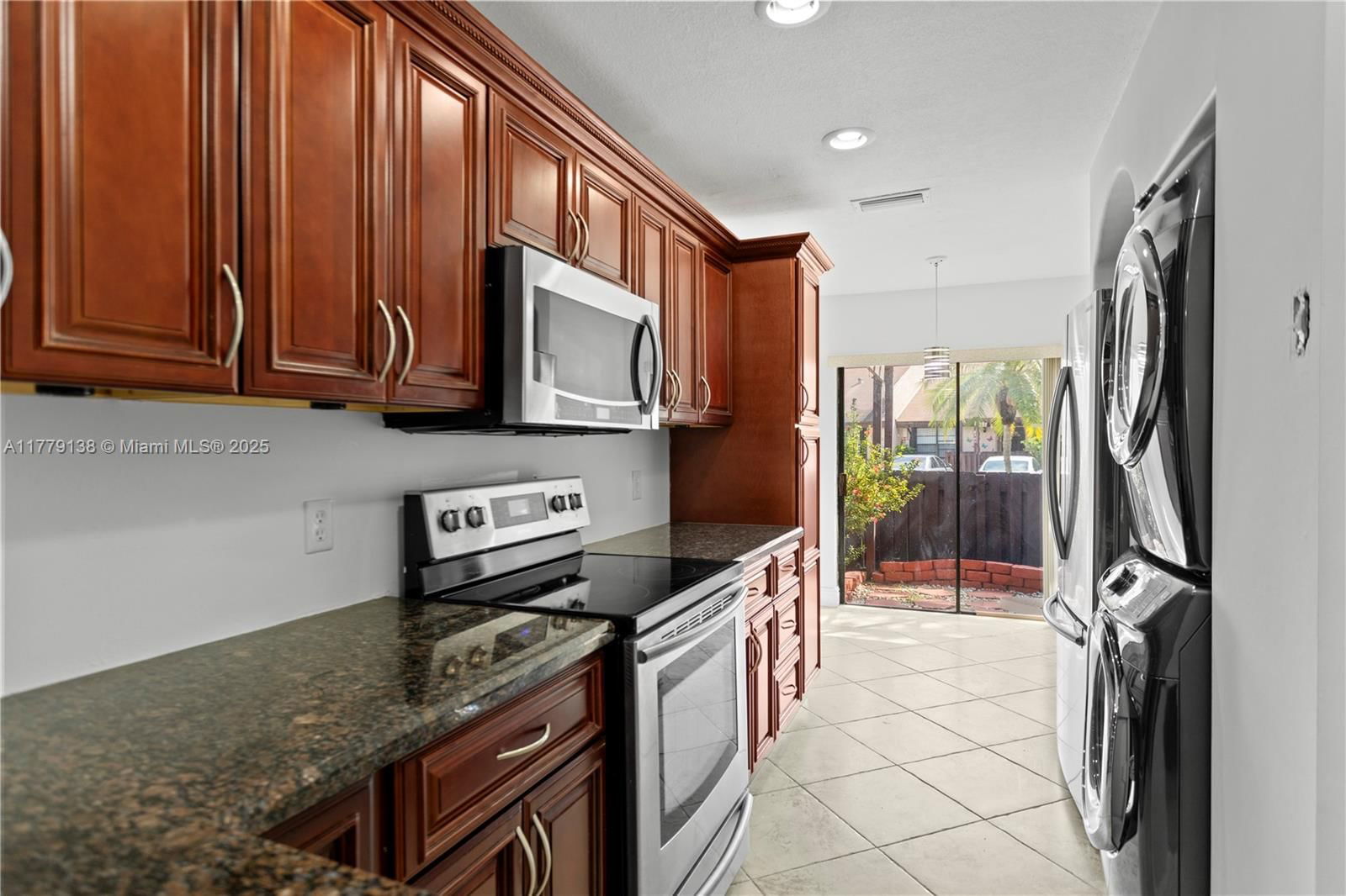 Real estate property located at 8336 37th Pl #8336, Broward, Mapleleaf Patio Villas At, Sunrise, FL