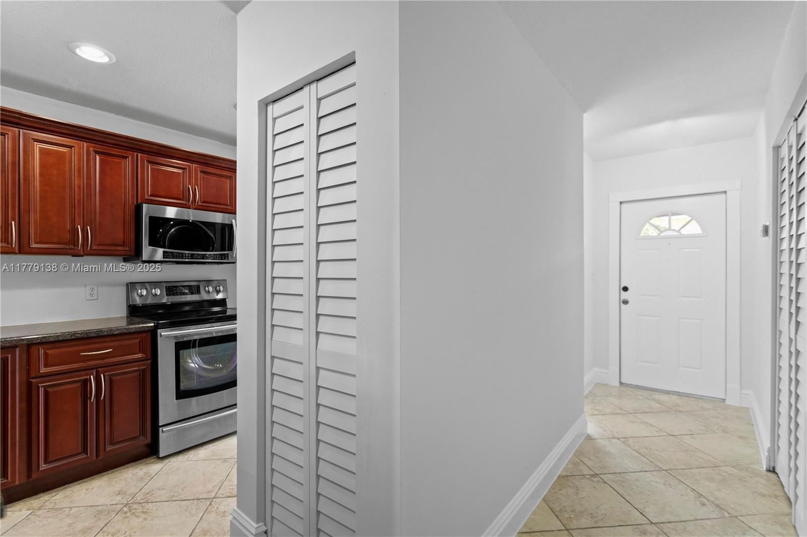 Real estate property located at 8336 37th Pl #8336, Broward, Mapleleaf Patio Villas At, Sunrise, FL