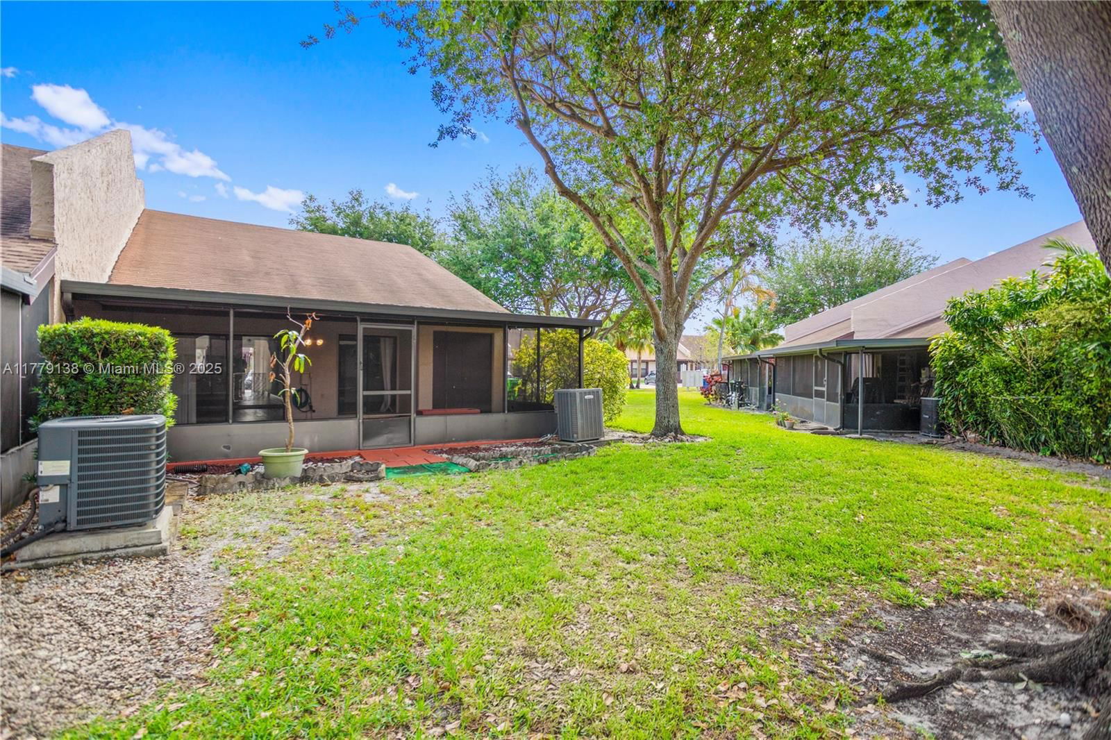 Real estate property located at 8336 37th Pl #8336, Broward, Mapleleaf Patio Villas At, Sunrise, FL