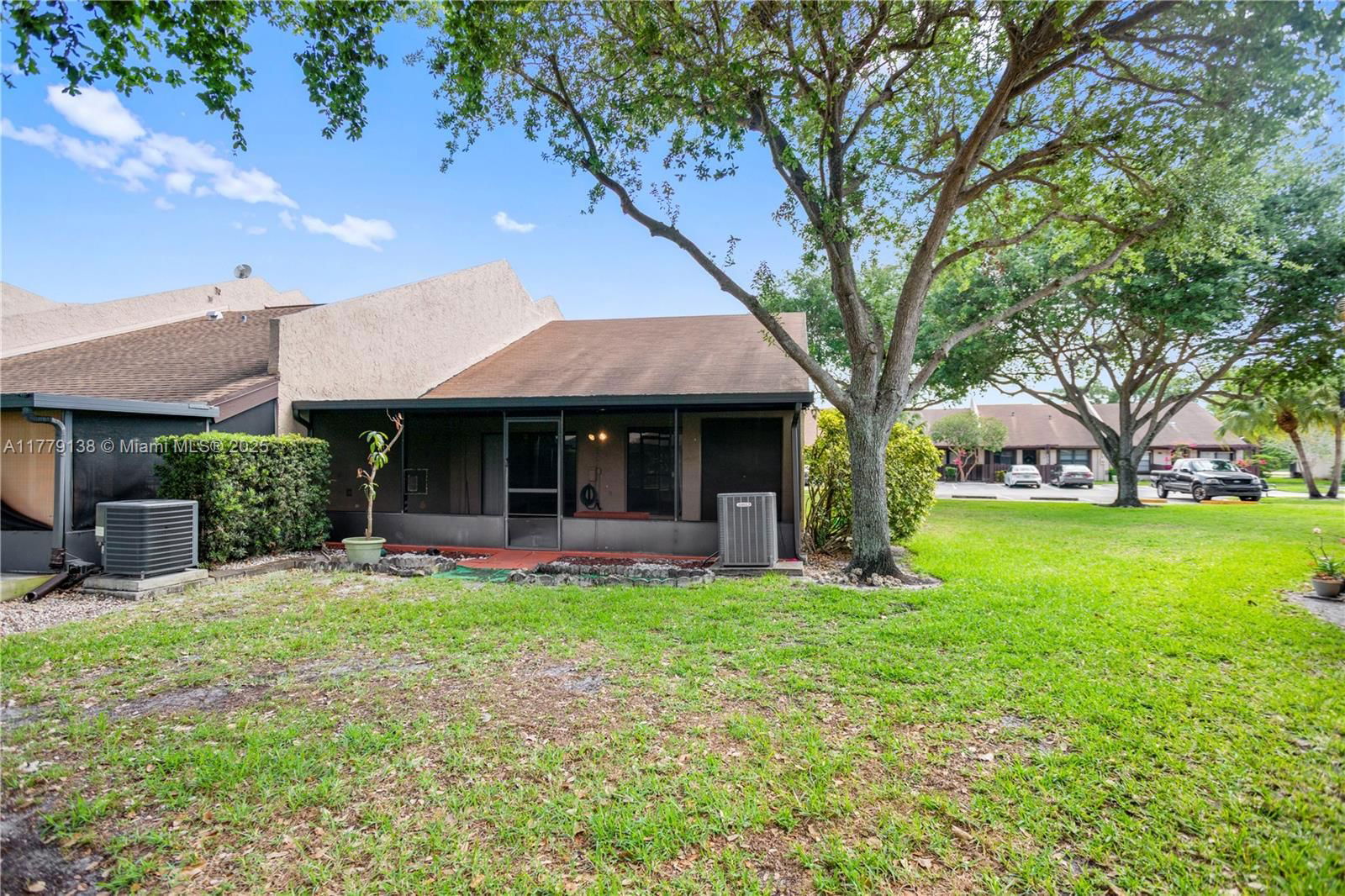 Real estate property located at 8336 37th Pl #8336, Broward, Mapleleaf Patio Villas At, Sunrise, FL