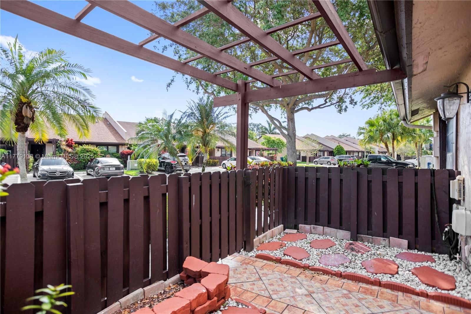 Real estate property located at 8336 37th Pl #8336, Broward, Mapleleaf Patio Villas At, Sunrise, FL