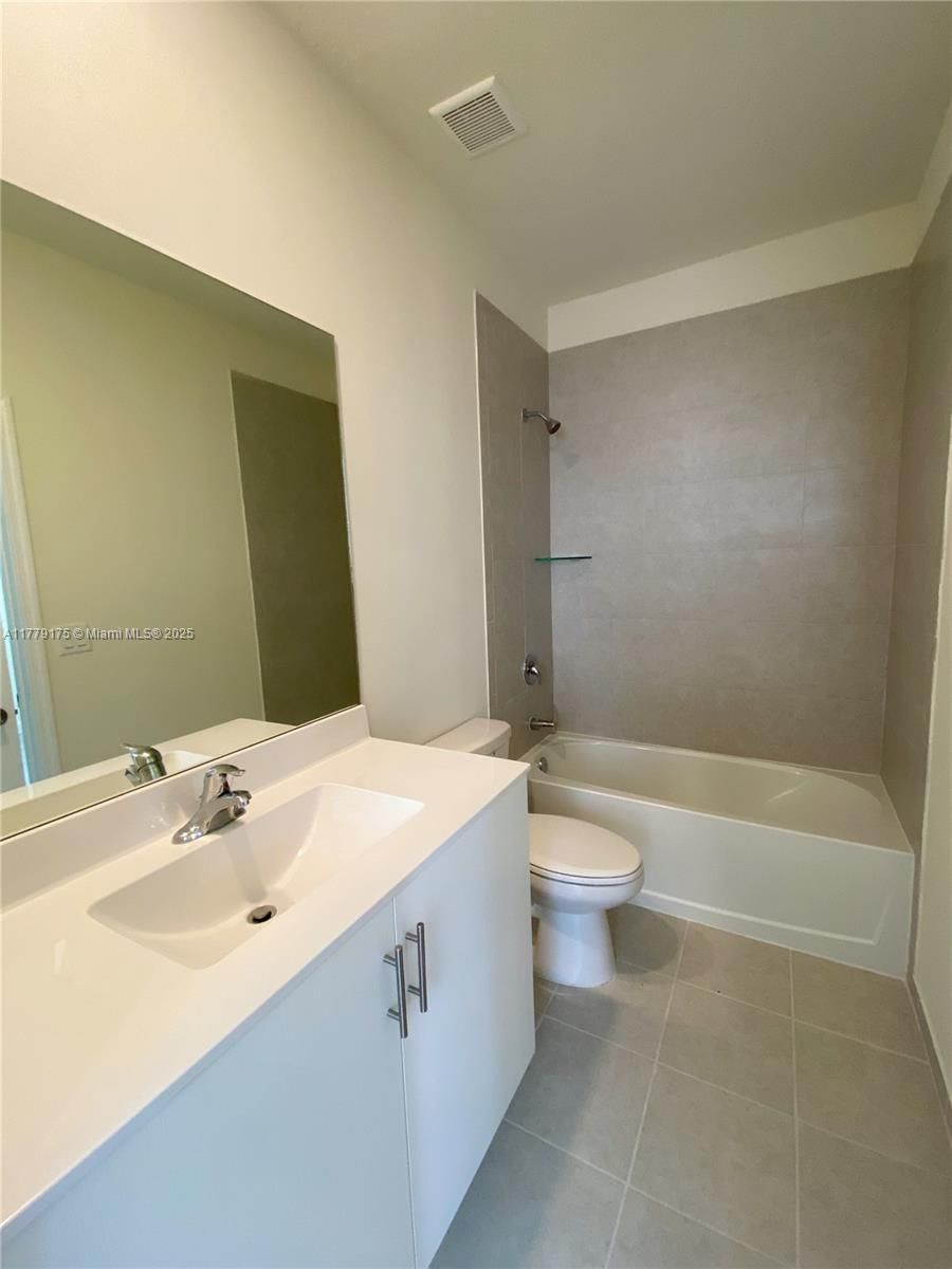 Real estate property located at 3404 114th Ter, Miami-dade, Aquabella North, Hialeah, FL