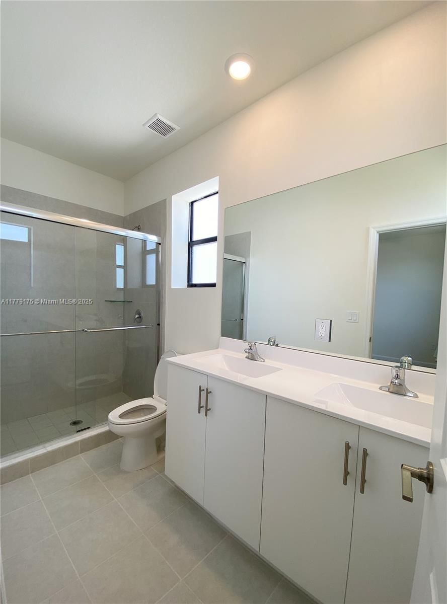 Real estate property located at 3404 114th Ter, Miami-dade, Aquabella North, Hialeah, FL