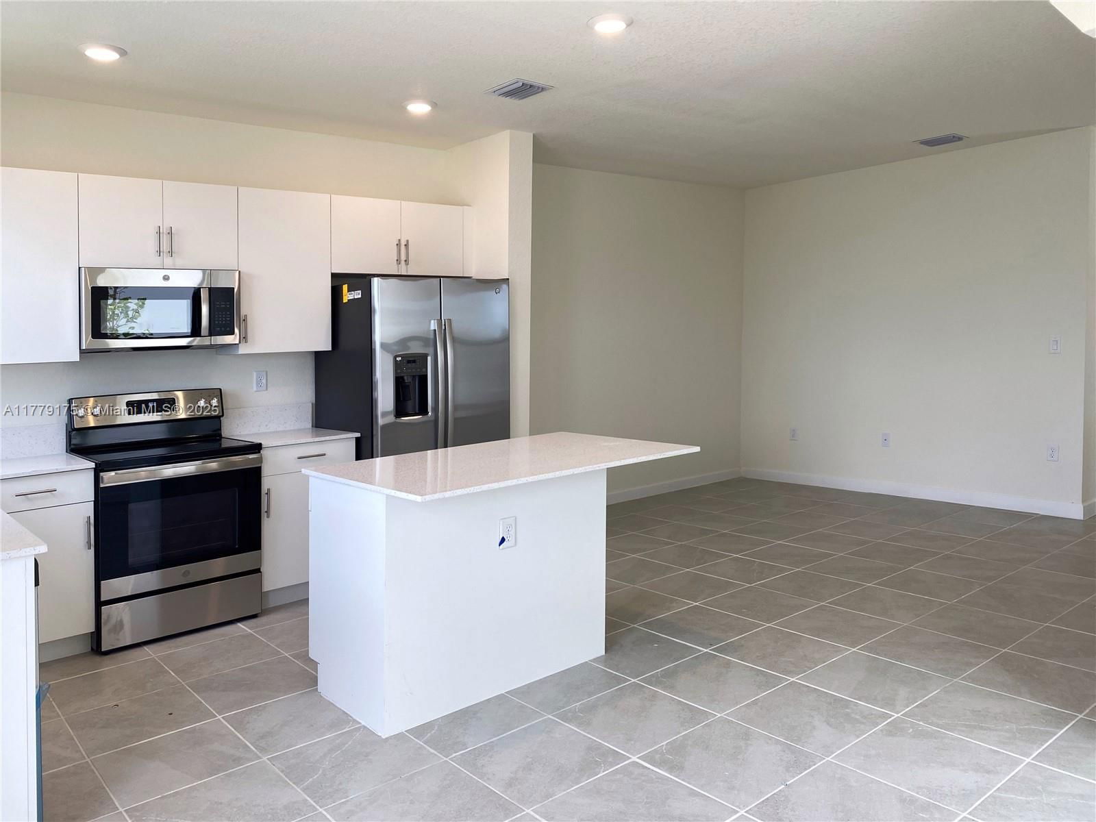 Real estate property located at 3404 114th Ter, Miami-dade, Aquabella North, Hialeah, FL