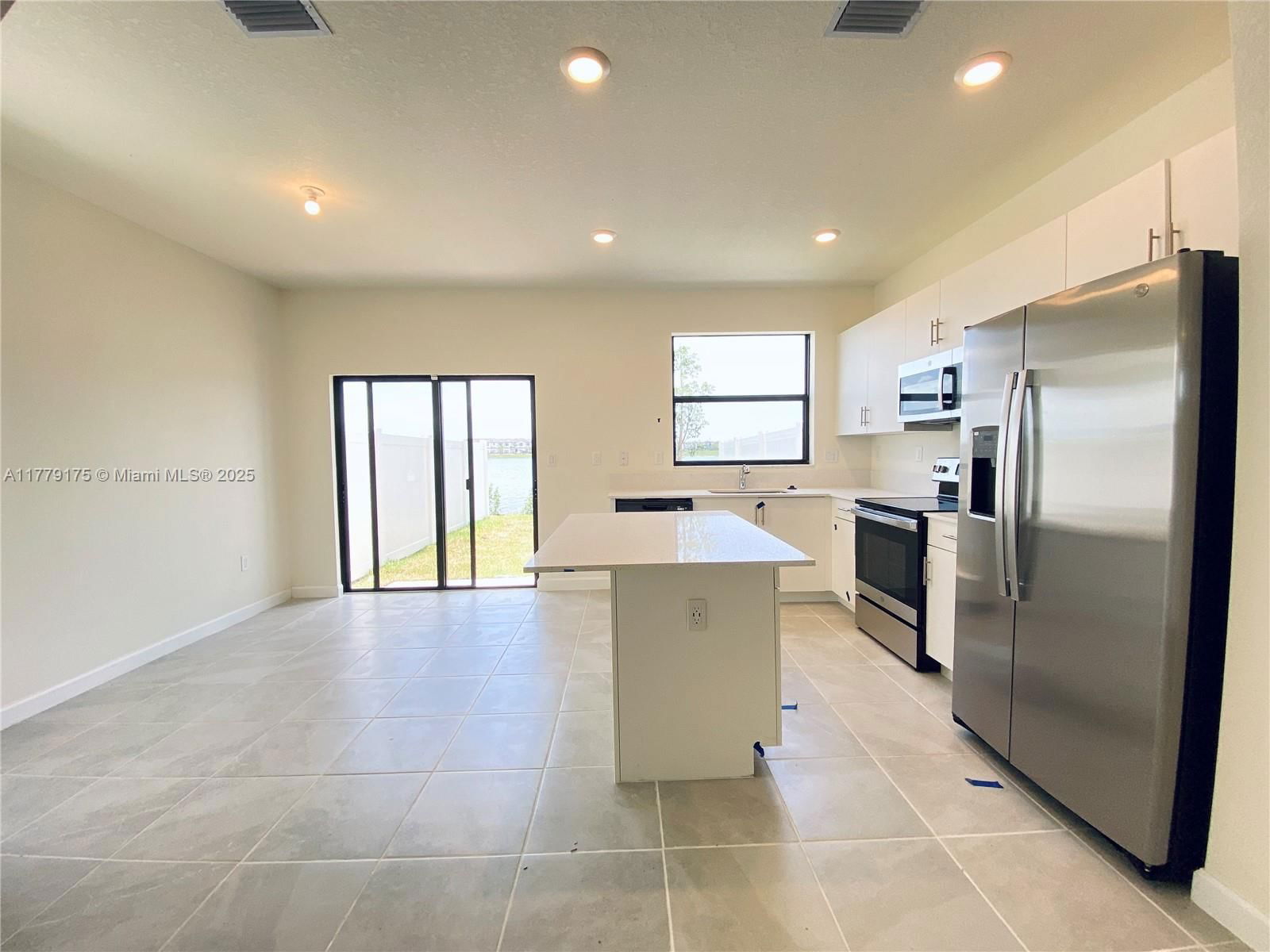 Real estate property located at 3404 114th Ter, Miami-dade, Aquabella North, Hialeah, FL