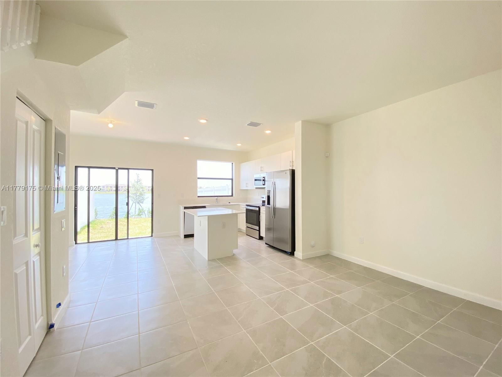 Real estate property located at 3404 114th Ter, Miami-dade, Aquabella North, Hialeah, FL