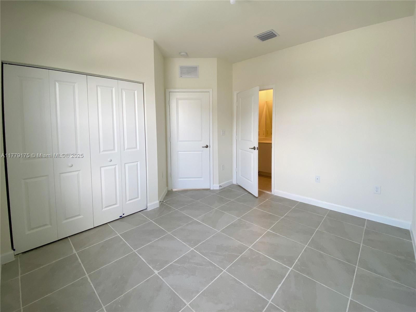 Real estate property located at 3404 114th Ter, Miami-dade, Aquabella North, Hialeah, FL