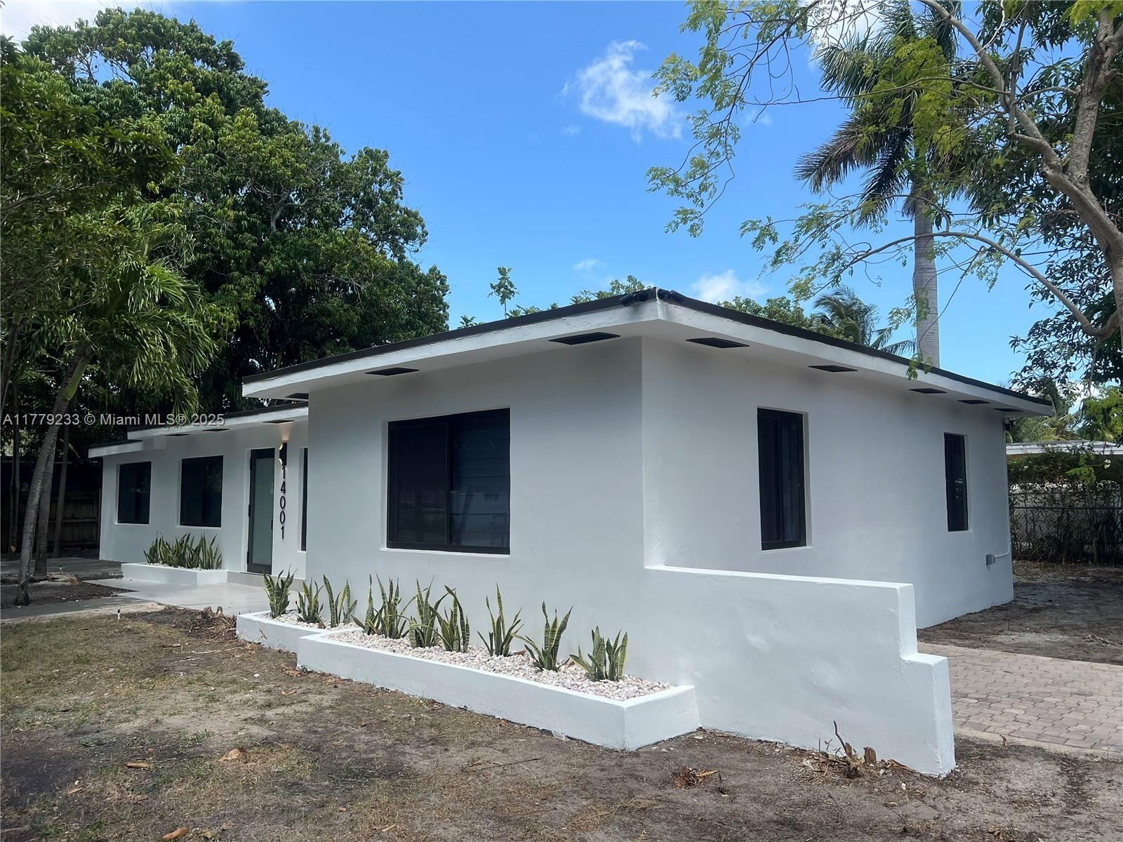 Real estate property located at 14001 10th Ave, Miami-dade, Highview Gardens Sec B, Miami, FL