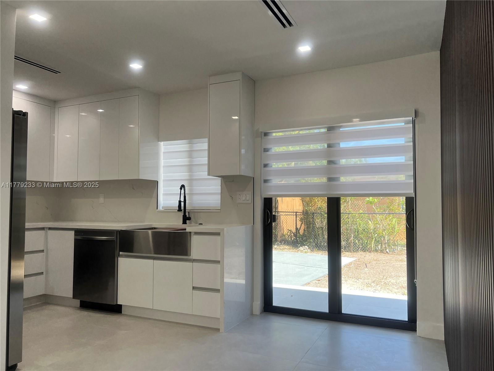 Real estate property located at 14001 10th Ave, Miami-dade, Highview Gardens Sec B, Miami, FL