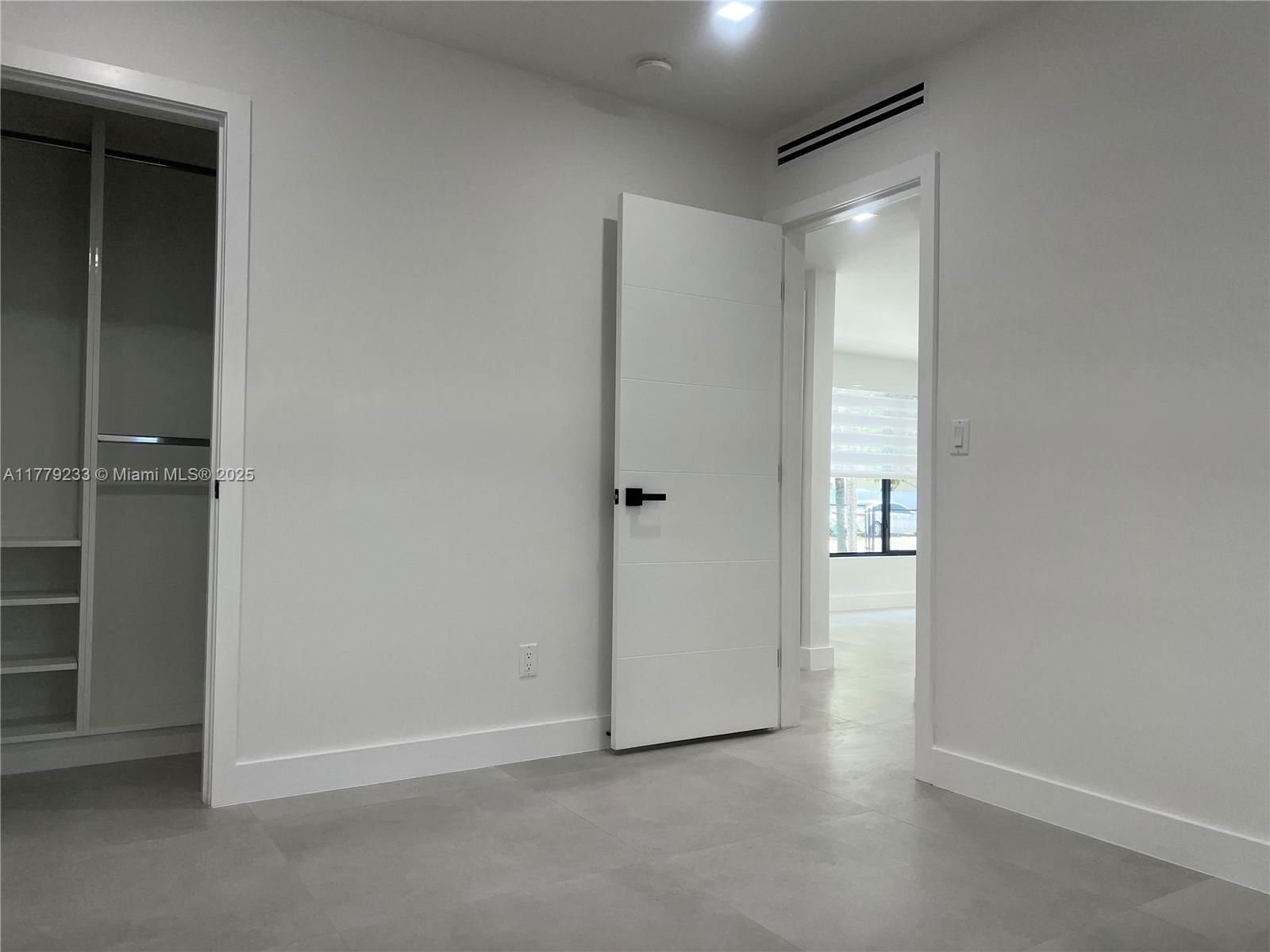 Real estate property located at 14001 10th Ave, Miami-dade, Highview Gardens Sec B, Miami, FL