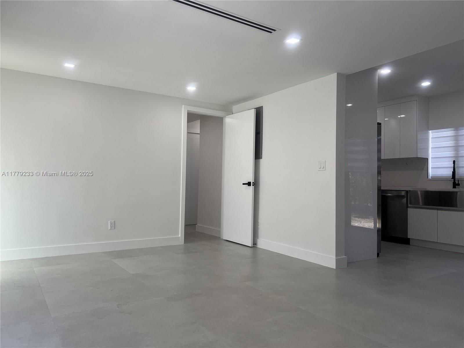 Real estate property located at 14001 10th Ave, Miami-dade, Highview Gardens Sec B, Miami, FL