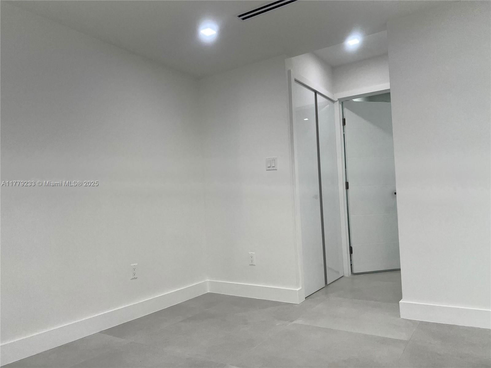Real estate property located at 14001 10th Ave, Miami-dade, Highview Gardens Sec B, Miami, FL