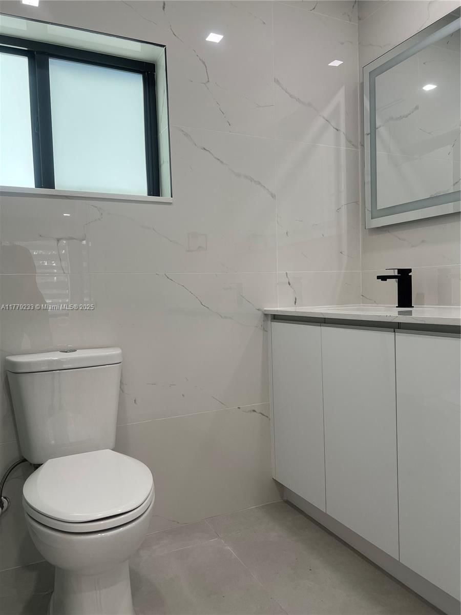 Real estate property located at 14001 10th Ave, Miami-dade, Highview Gardens Sec B, Miami, FL