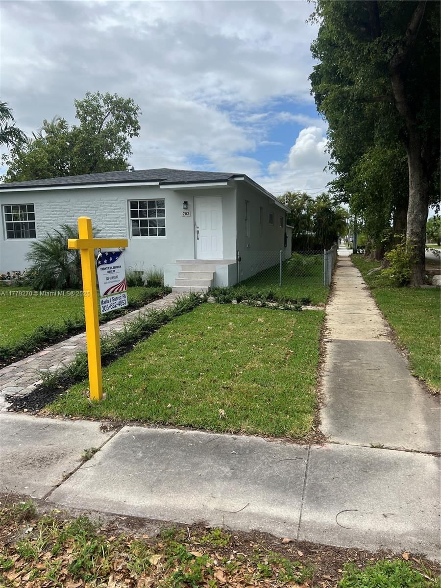 Real estate property located at 702 37th St, Miami-dade, Hialeah 14th Addn Rev Pl, Hialeah, FL
