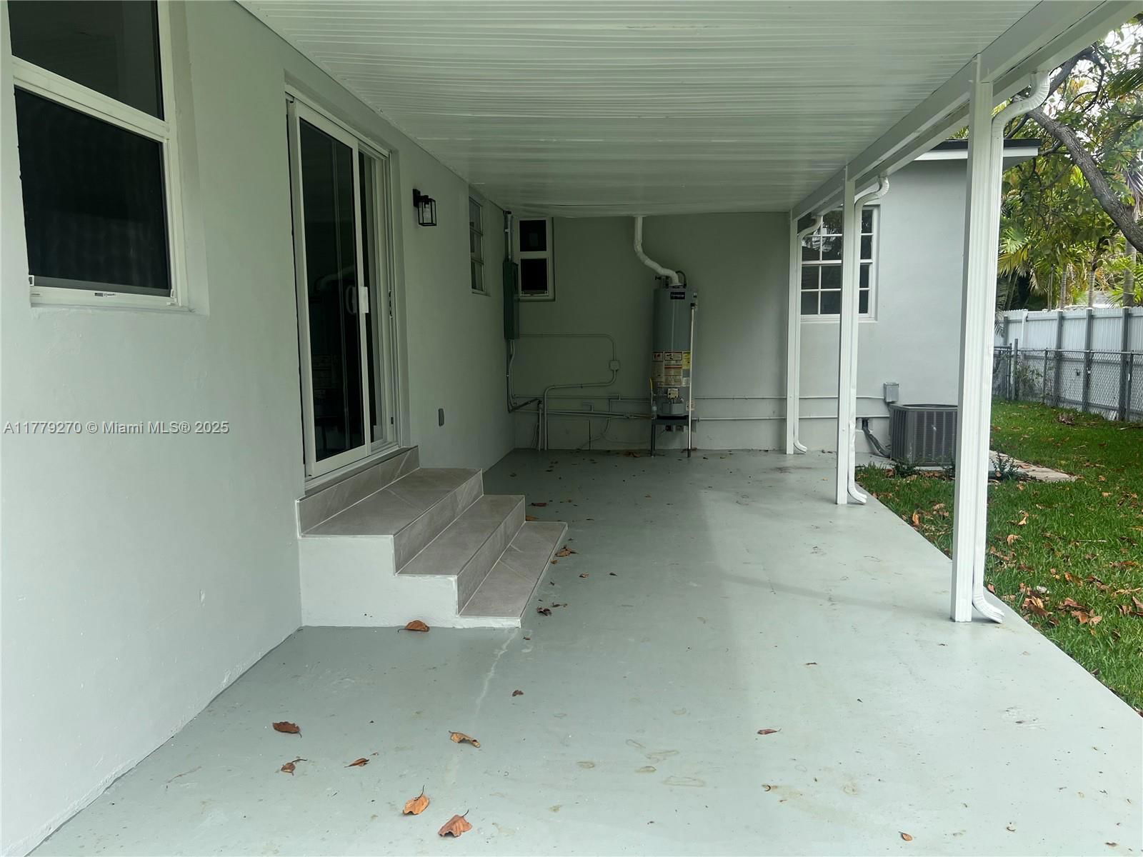 Real estate property located at 702 37th St, Miami-dade, Hialeah 14th Addn Rev Pl, Hialeah, FL