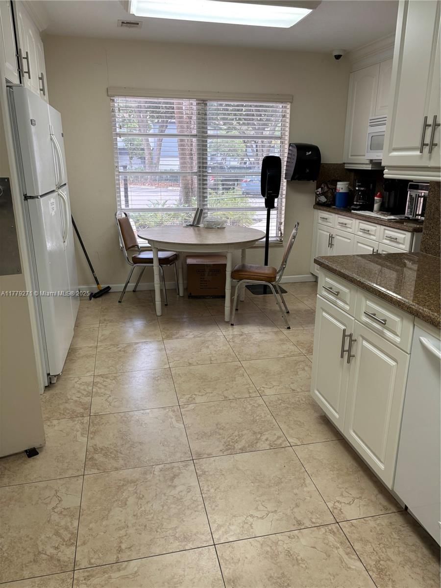 Real estate property located at 10777 Sample Rd #714, Broward, Country Club Tower Of Cor, Coral Springs, FL