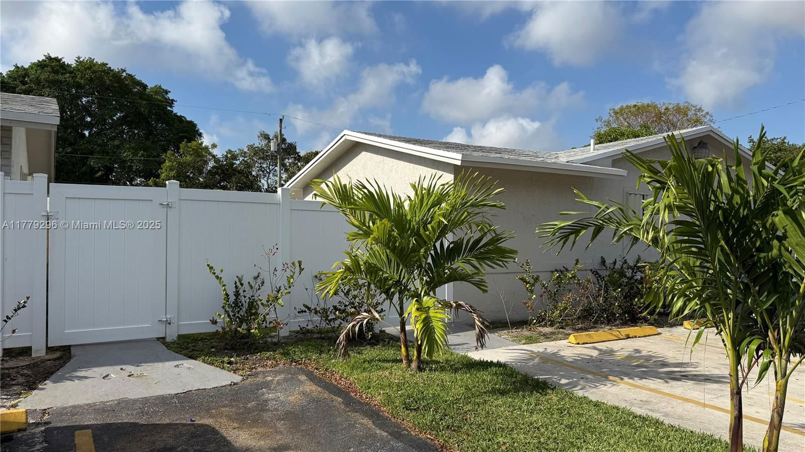 Real estate property located at 220 12th St, Broward, Monticello Park Amended P, Pompano Beach, FL