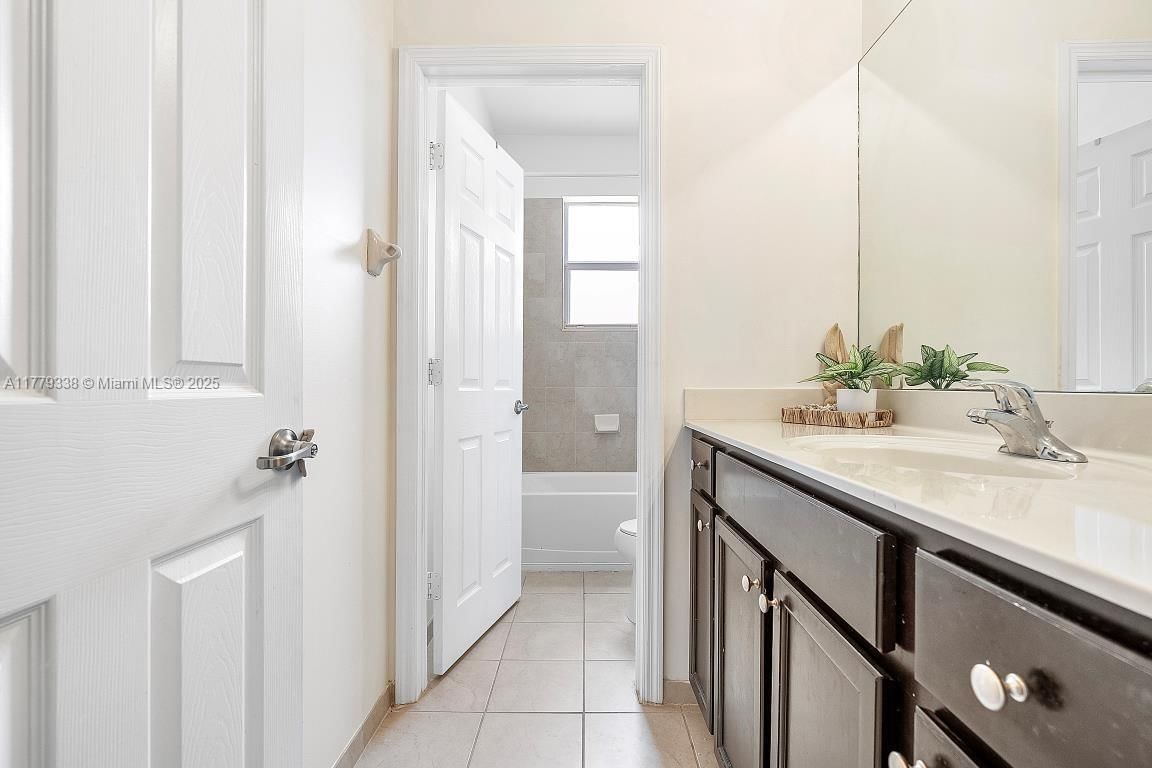 Real estate property located at 9183 171st Ct, Miami-dade, Kendall Commons Residenti, Miami, FL
