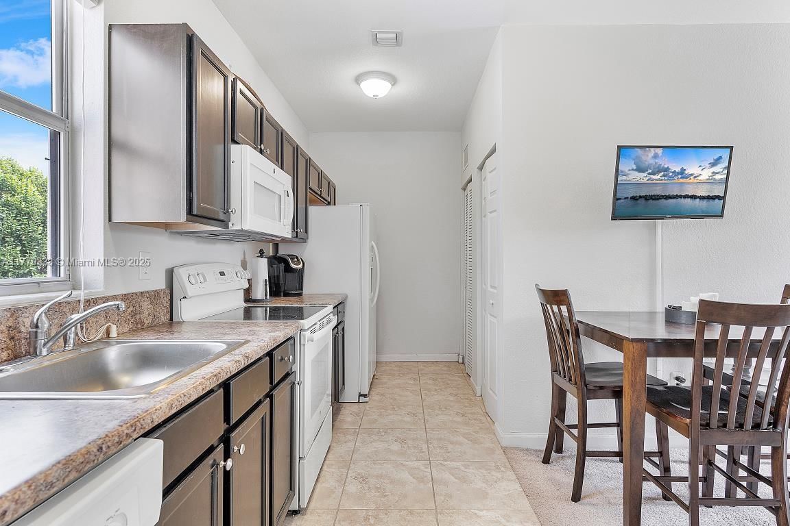 Real estate property located at 9183 171st Ct, Miami-dade, Kendall Commons Residenti, Miami, FL