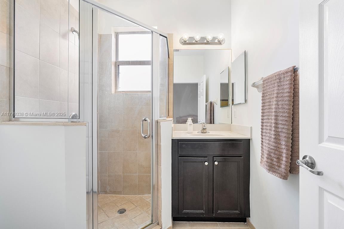 Real estate property located at 9183 171st Ct, Miami-dade, Kendall Commons Residenti, Miami, FL