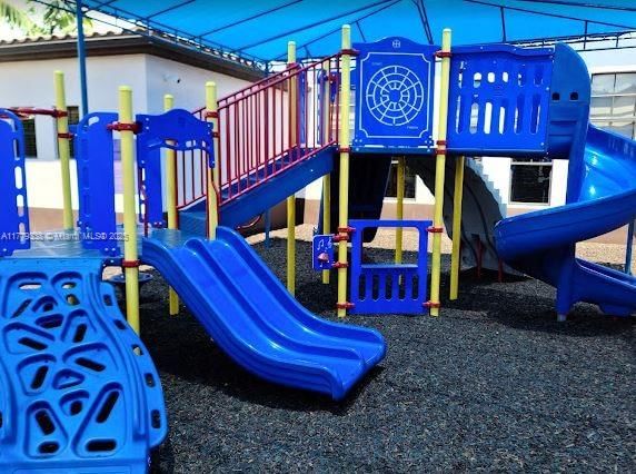Real estate property located at 9183 171st Ct, Miami-dade, Kendall Commons Residenti, Miami, FL