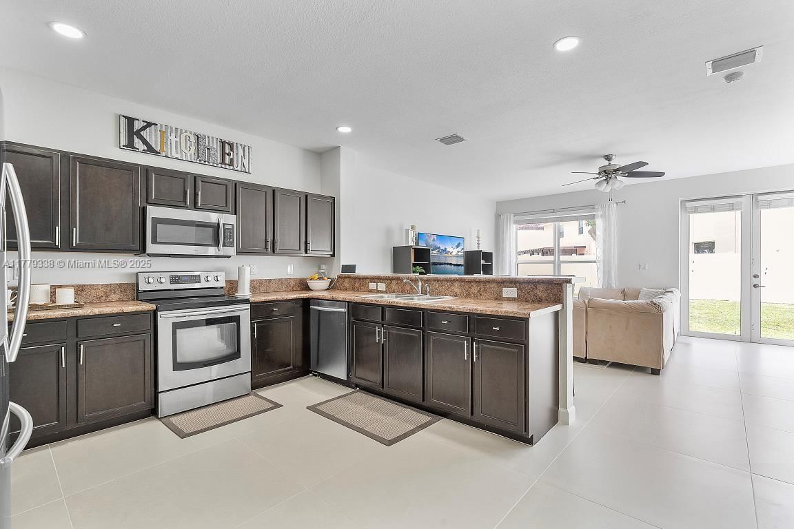 Real estate property located at 9183 171st Ct, Miami-dade, Kendall Commons Residenti, Miami, FL