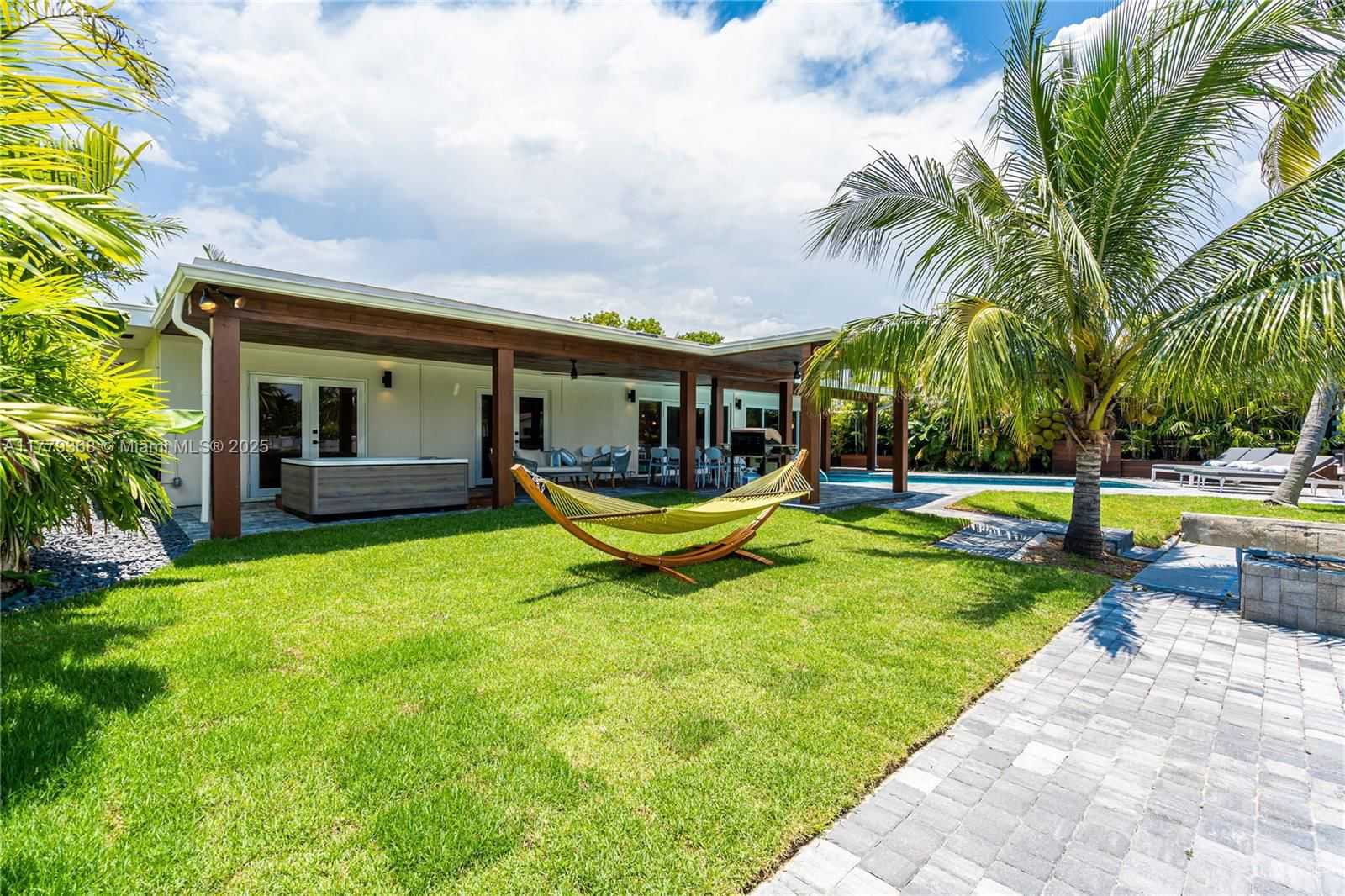 Real estate property located at 2243 Bayview Ln, Miami-dade, Keystone Island No 2, North Miami, FL