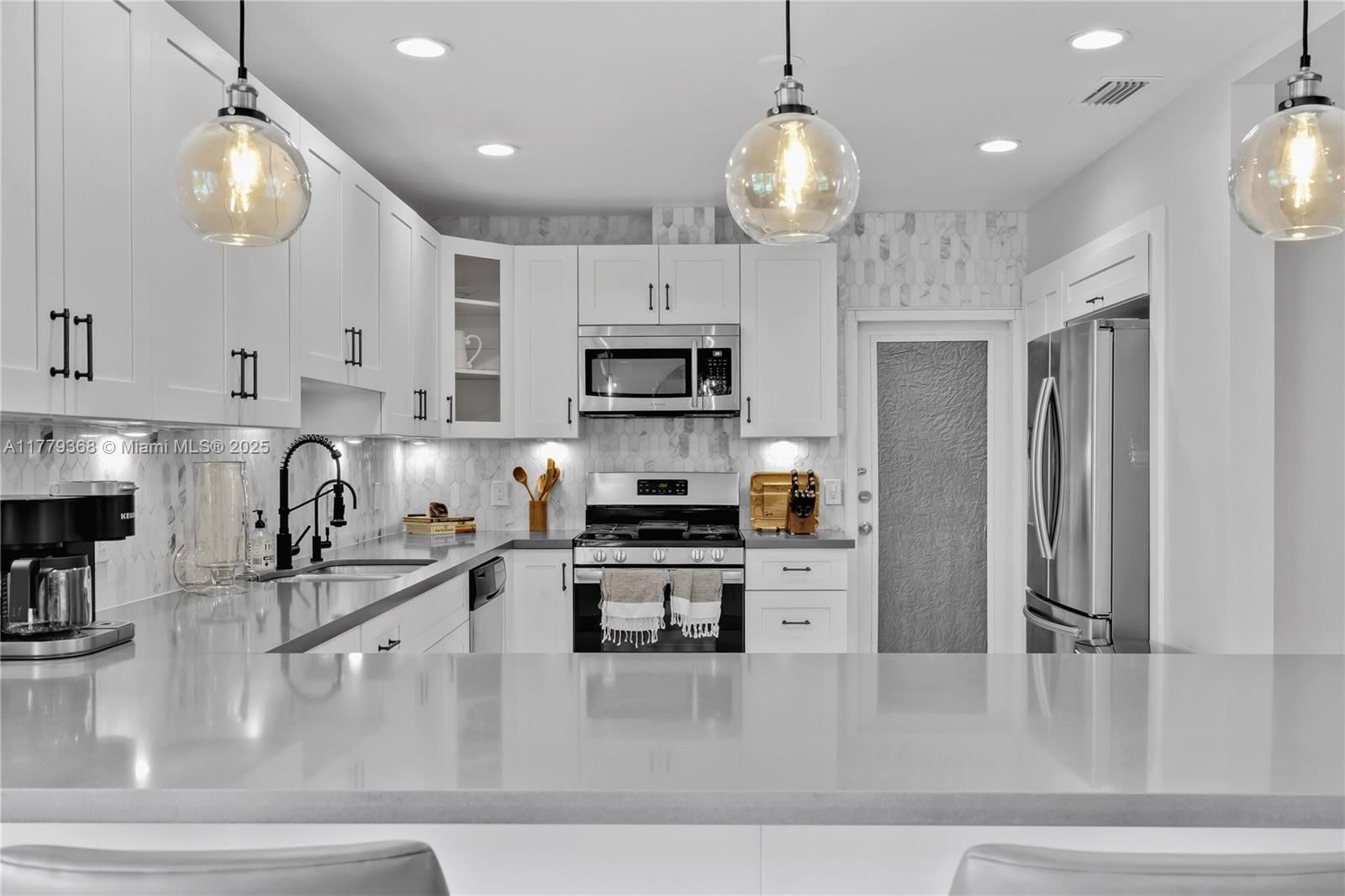 Real estate property located at 2243 Bayview Ln, Miami-dade, Keystone Island No 2, North Miami, FL