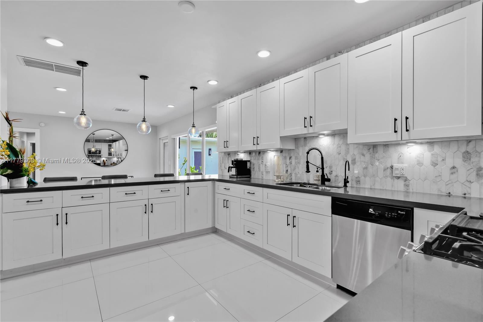 Real estate property located at 2243 Bayview Ln, Miami-dade, Keystone Island No 2, North Miami, FL