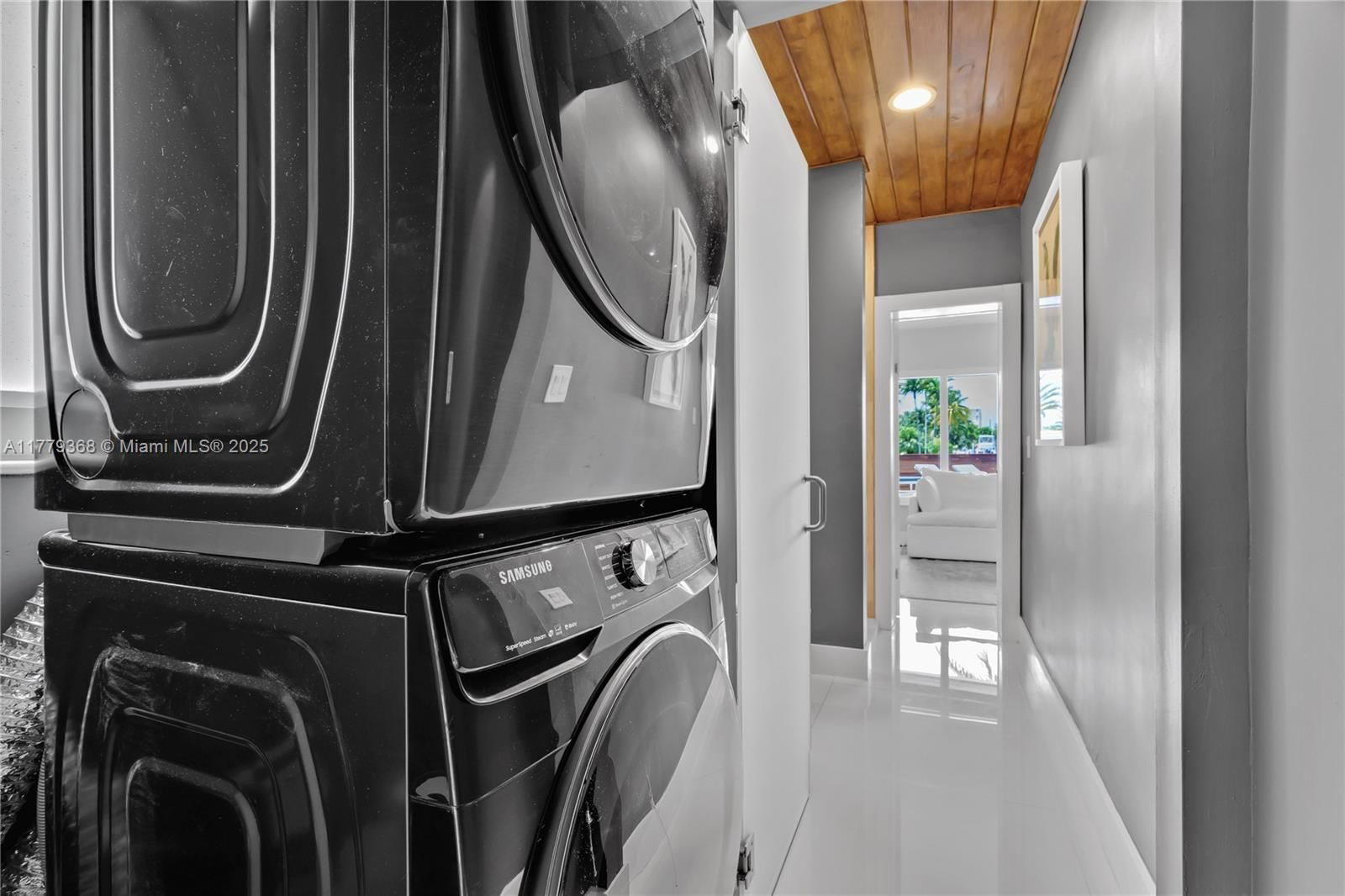 Real estate property located at 2243 Bayview Ln, Miami-dade, Keystone Island No 2, North Miami, FL