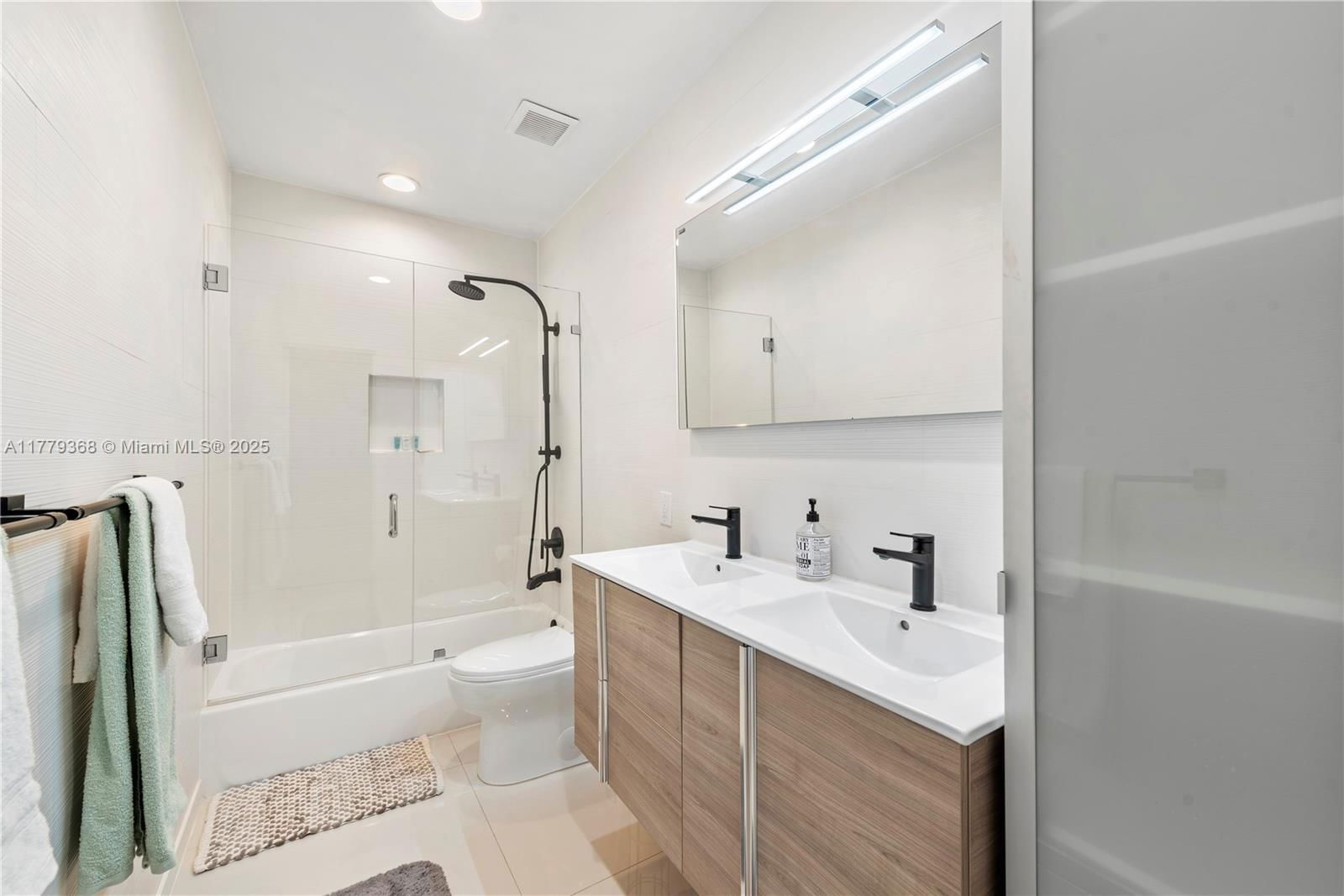 Real estate property located at 2243 Bayview Ln, Miami-dade, Keystone Island No 2, North Miami, FL