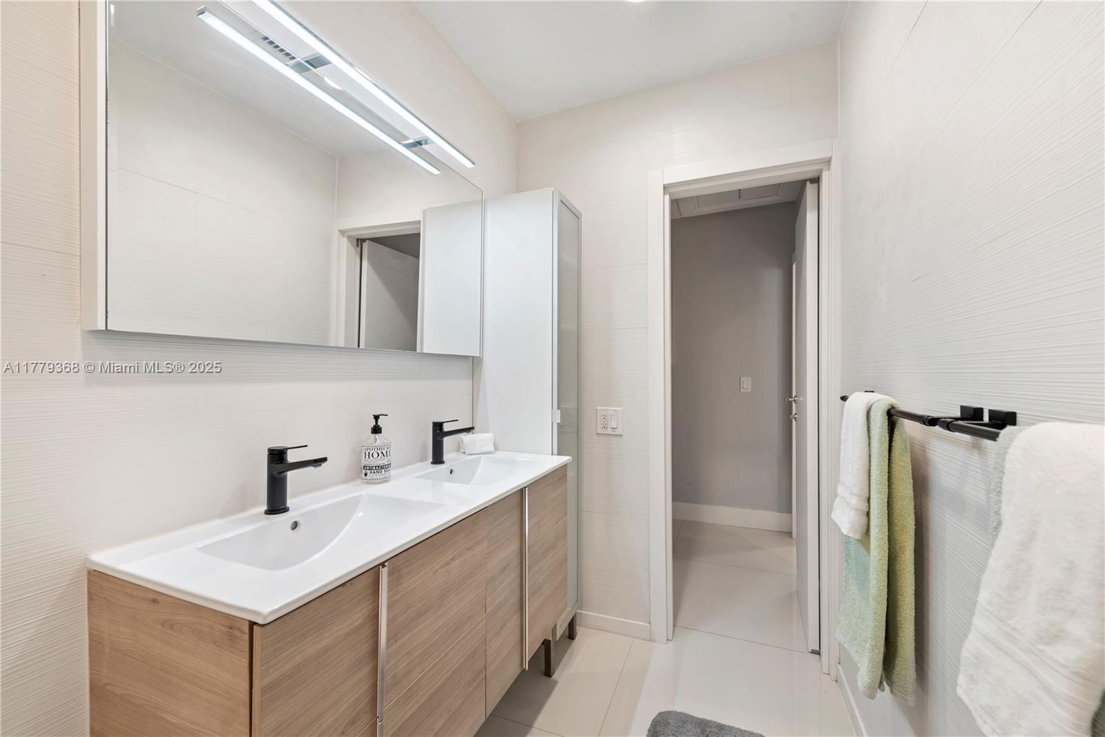 Real estate property located at 2243 Bayview Ln, Miami-dade, Keystone Island No 2, North Miami, FL