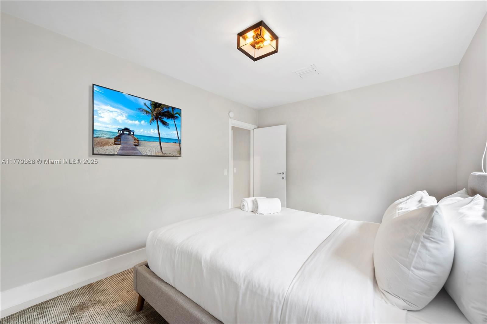 Real estate property located at 2243 Bayview Ln, Miami-dade, Keystone Island No 2, North Miami, FL