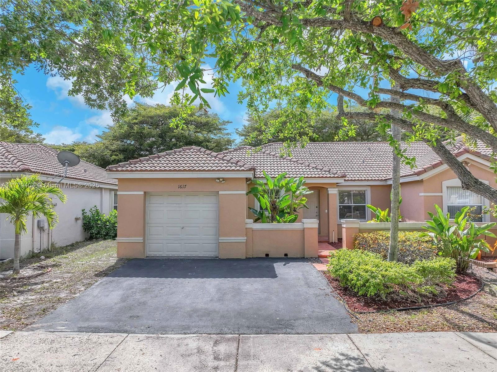 Real estate property located at 1617 Zenith Way, Broward, Sector 2-parcels 21a 25 2, Weston, FL
