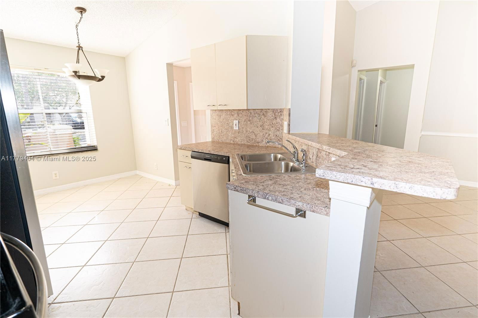 Real estate property located at 1617 Zenith Way, Broward, Sector 2-parcels 21a 25 2, Weston, FL