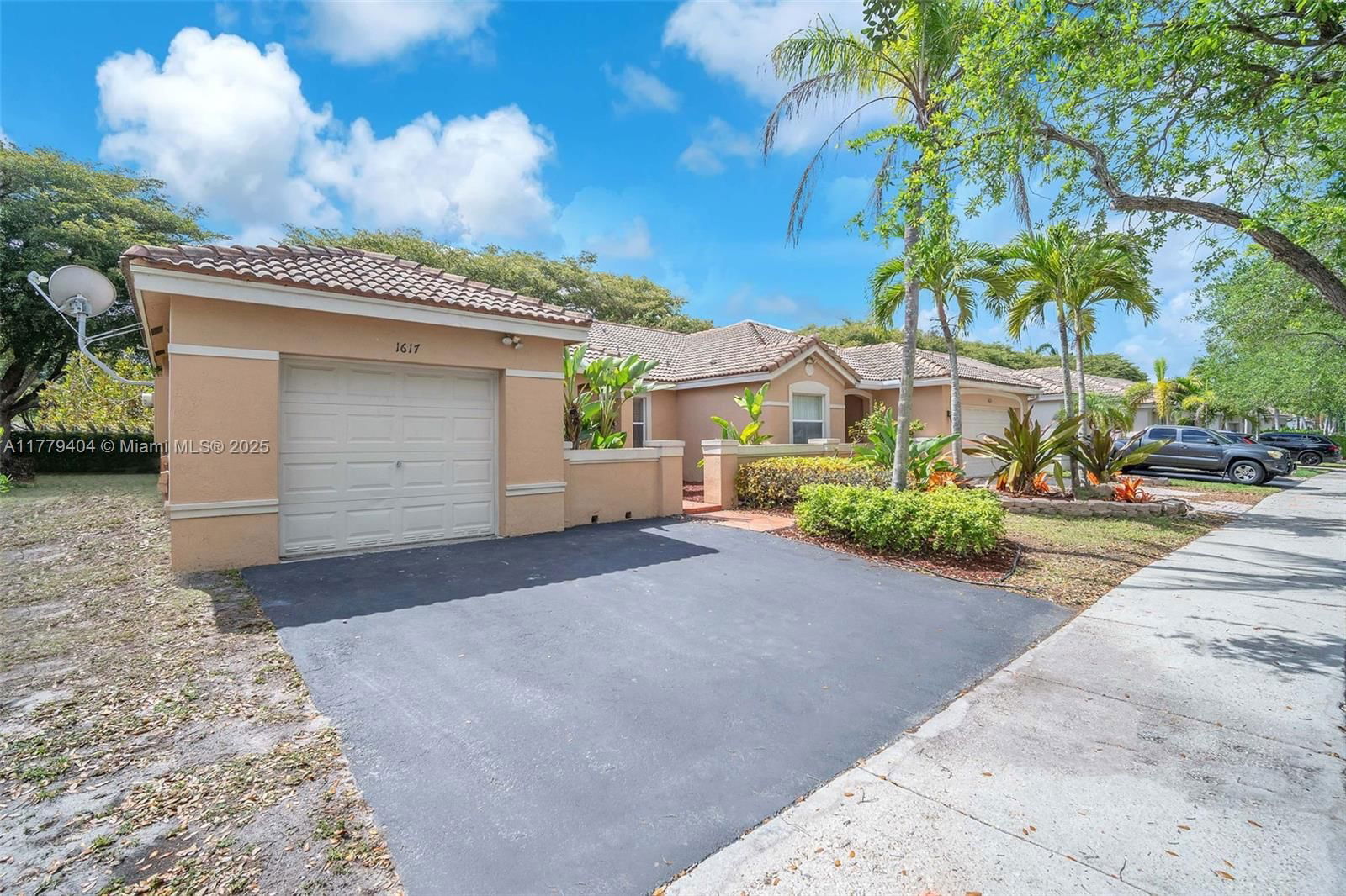 Real estate property located at 1617 Zenith Way, Broward, Sector 2-parcels 21a 25 2, Weston, FL