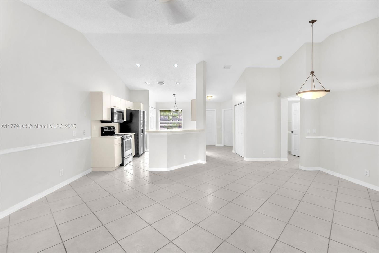 Real estate property located at 1617 Zenith Way, Broward, Sector 2-parcels 21a 25 2, Weston, FL