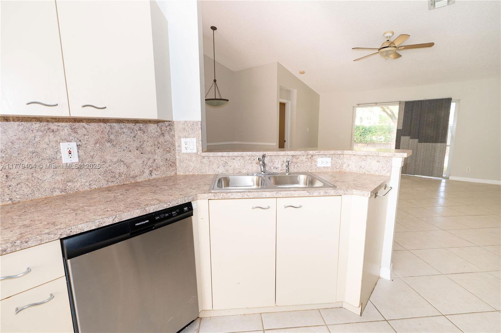 Real estate property located at 1617 Zenith Way, Broward, Sector 2-parcels 21a 25 2, Weston, FL