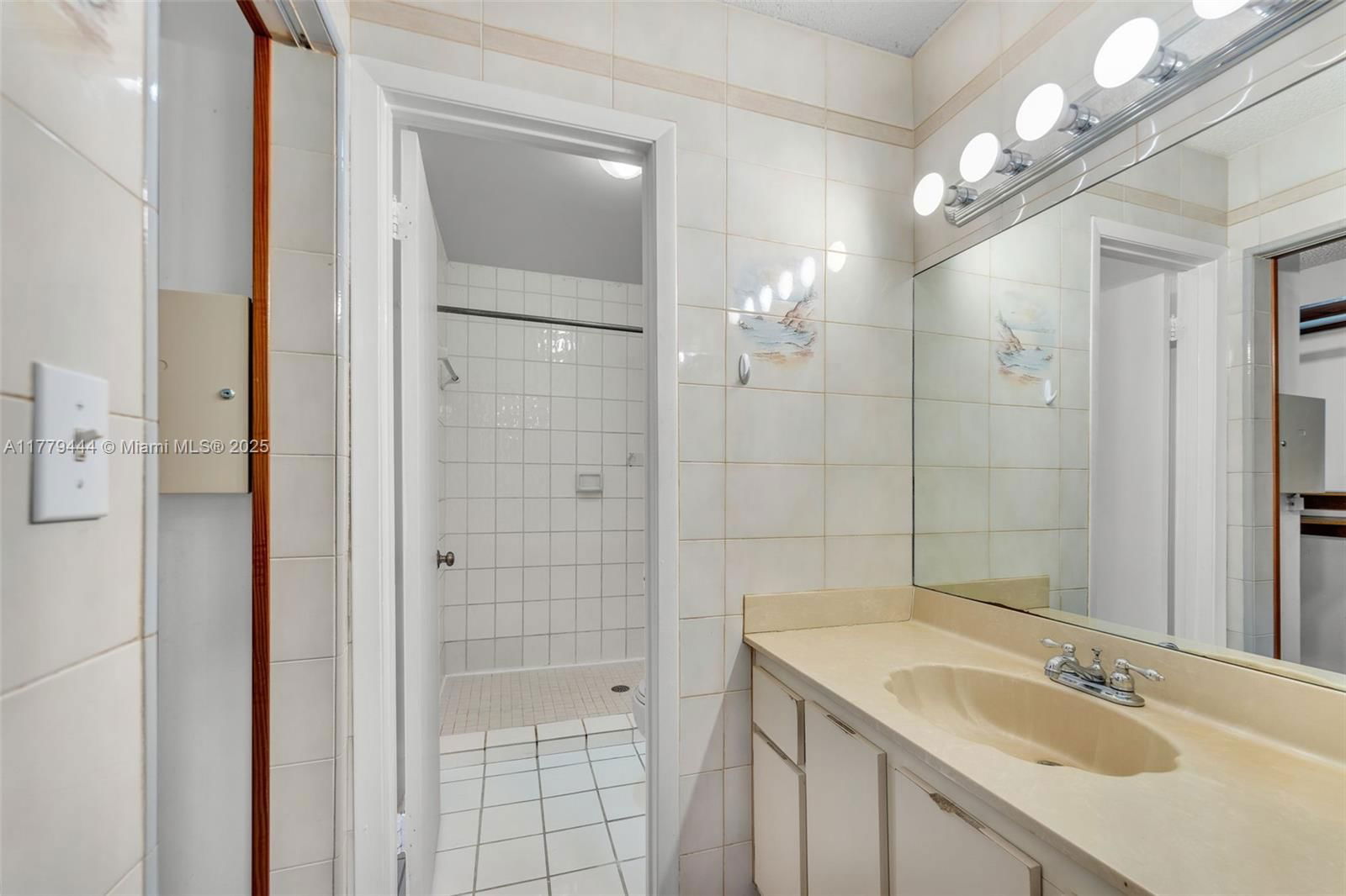 Real estate property located at 15026 96th Ter, Miami-dade, Hammocks Sec 3, Miami, FL