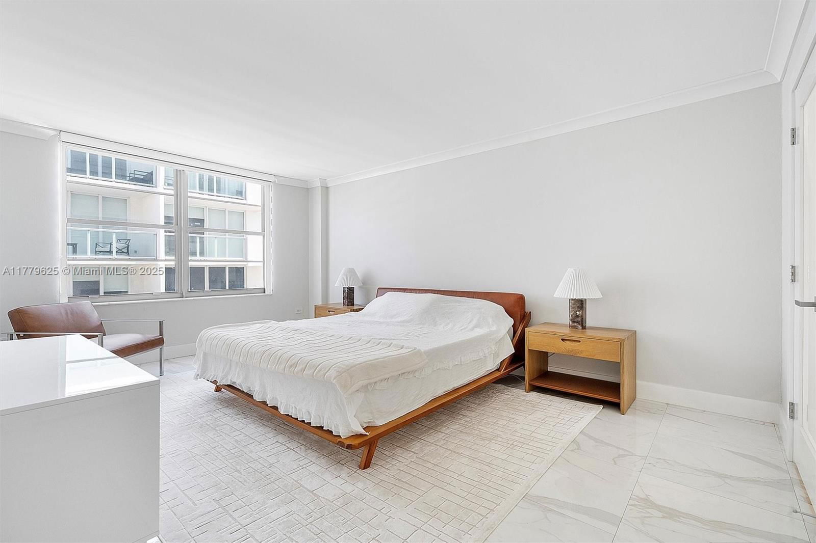 Real estate property located at 5555 Collins Ave #16B, Miami-dade, Oceanside Plaza Condo, Miami Beach, FL