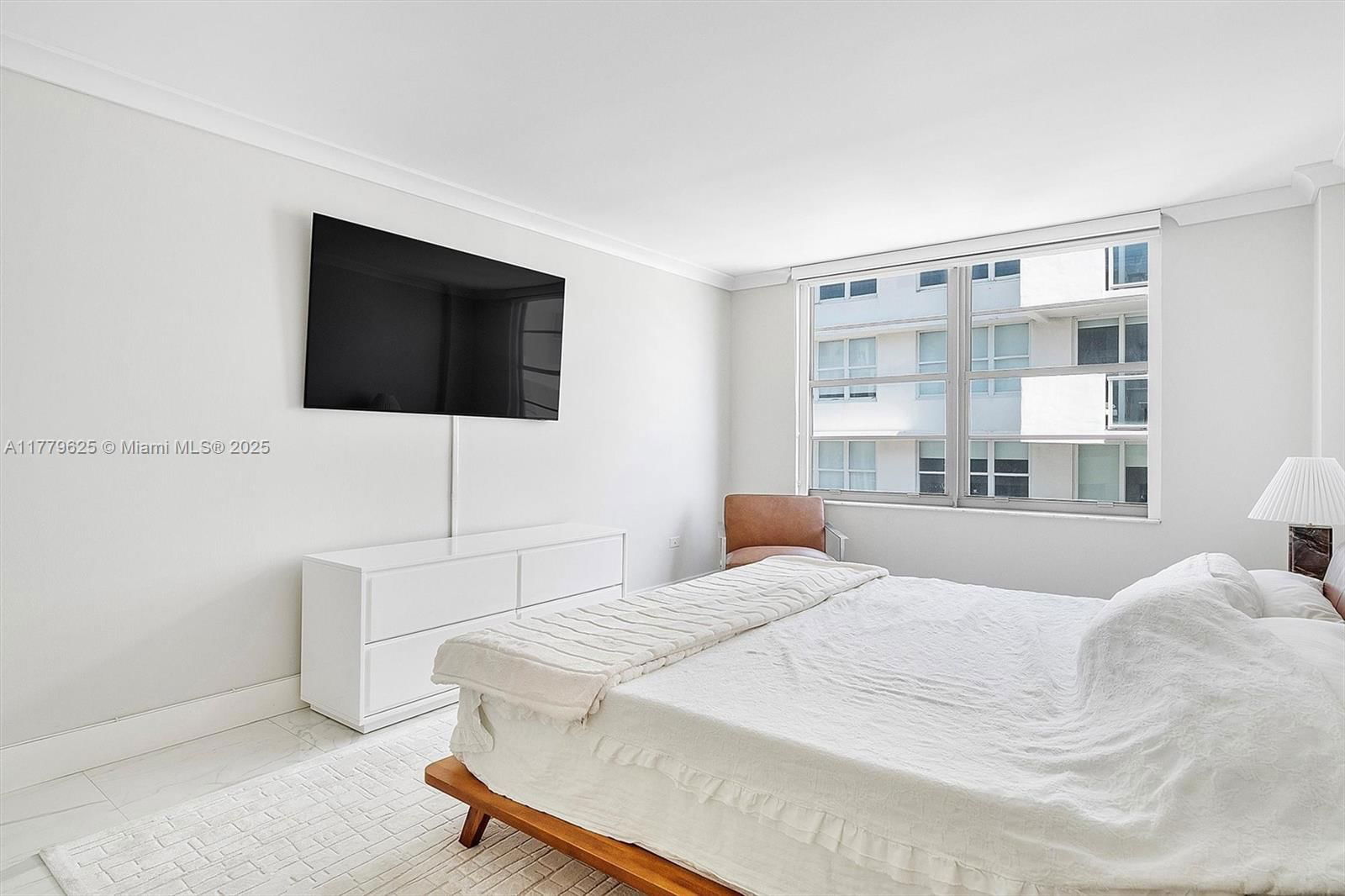 Real estate property located at 5555 Collins Ave #16B, Miami-dade, Oceanside Plaza Condo, Miami Beach, FL