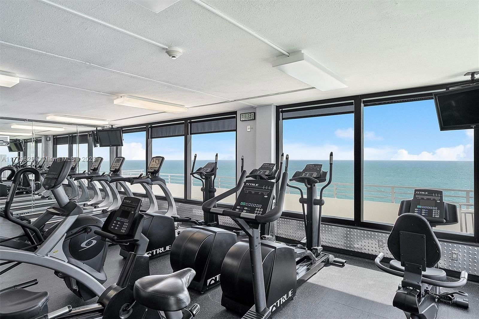 Real estate property located at 5555 Collins Ave #16B, Miami-dade, Oceanside Plaza Condo, Miami Beach, FL