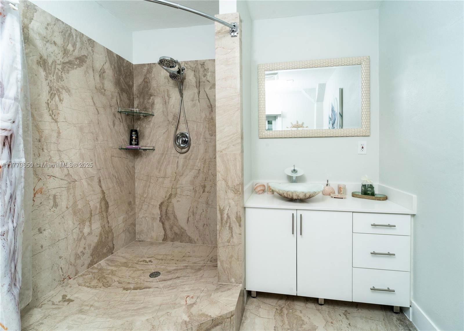 Real estate property located at 25 Blackwater Ln, Monroe, Paradise Point Cove, Key Largo, FL