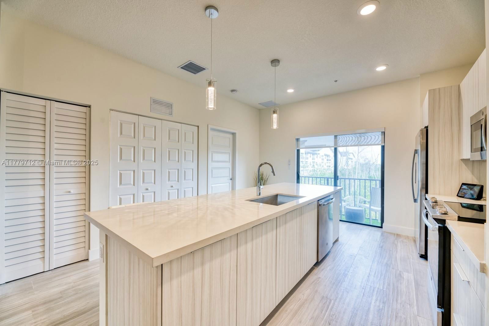 Real estate property located at 7831 104 Ave #23, Miami-dade, Apex, Doral, FL