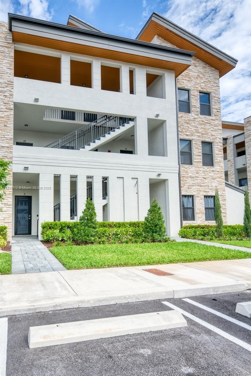 Real estate property located at 7831 104 Ave #23, Miami-dade, Apex, Doral, FL
