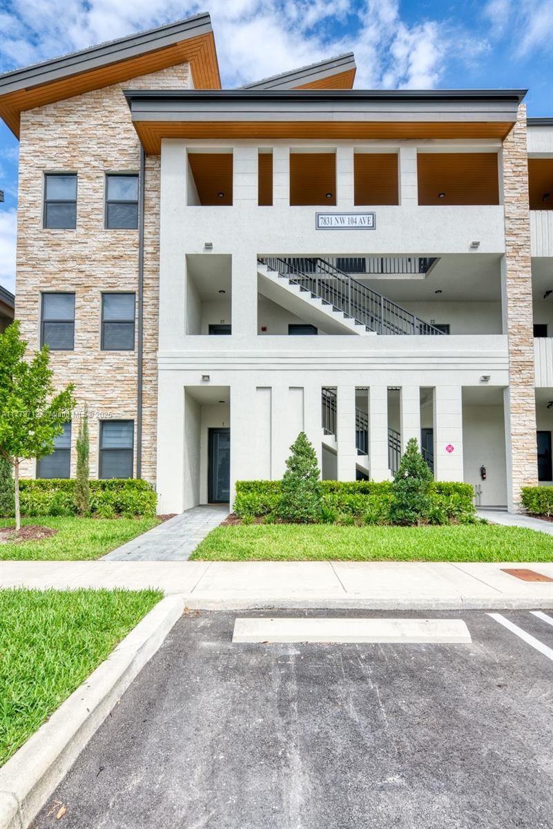 Real estate property located at 7831 104 Ave #23, Miami-dade, Apex, Doral, FL