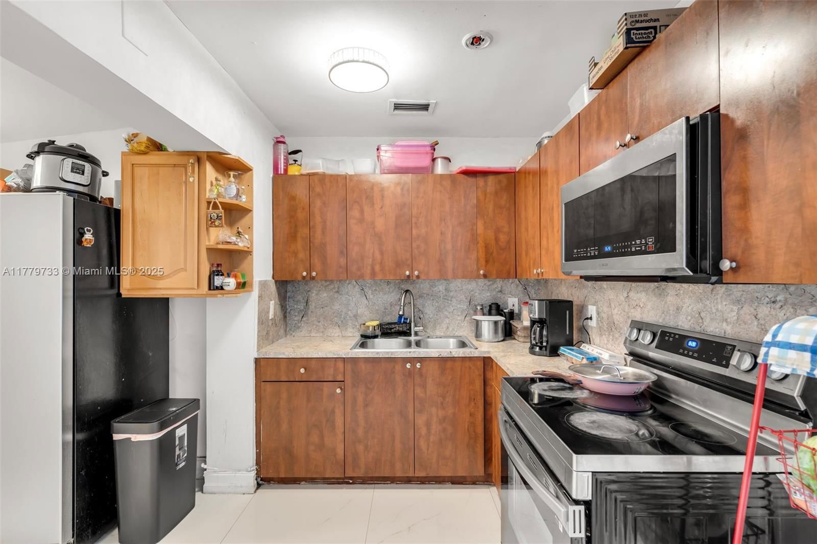 Real estate property located at 3201 98th St, Miami-dade, Ricmar Heights, Miami, FL
